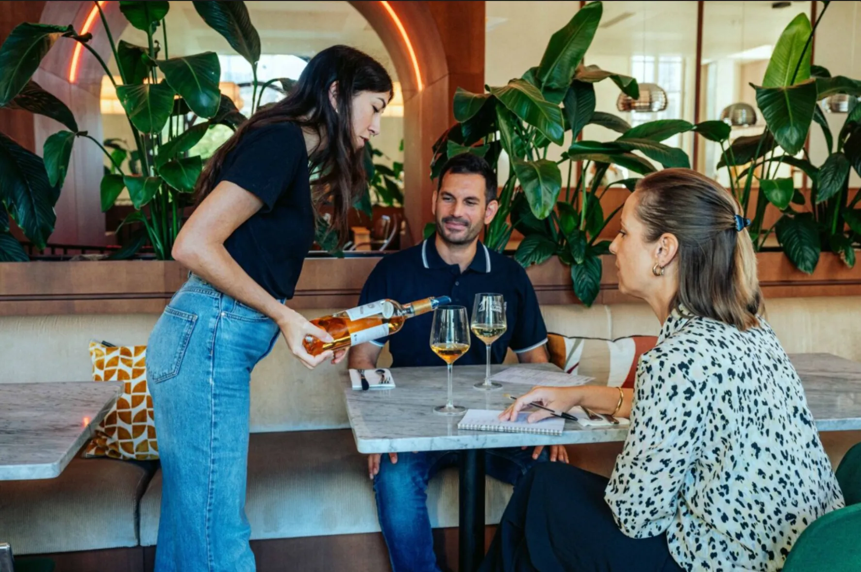 sommelier-au-restaurant