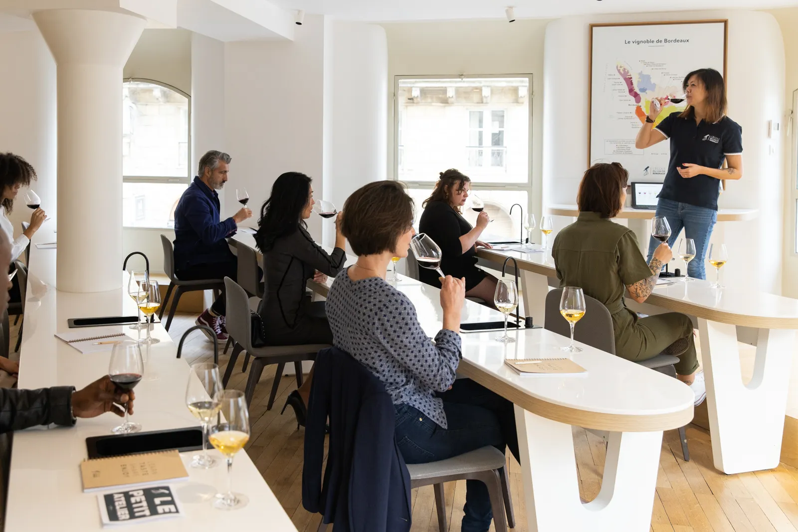 Our custom-made wine tasting workshops in Bordeaux... or elsewhere!